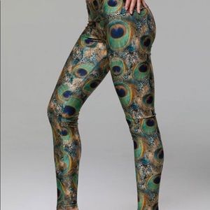 🌟Like new🌟Onzie Peacock Cropped legging